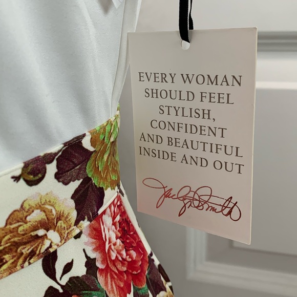 New NO TAGS JACLYN SMITH floral printed scuba stretch V neck midi dress. - Picture 4 of 13